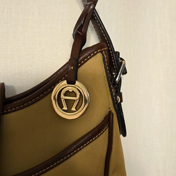 Etienne Aigner EUC Linen Canvas Medium Purse - Picture 2 of 12